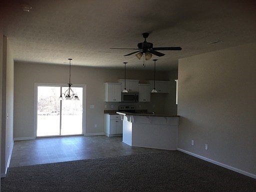 3rd image of 865 Westlawn Dr