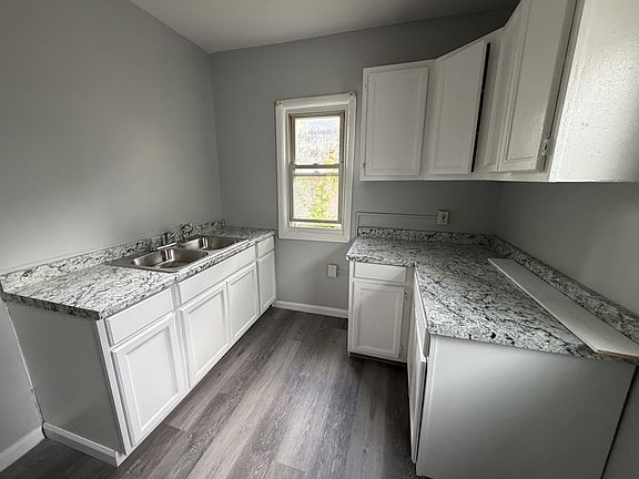 3rd image of 13 Bardin St