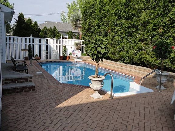 2nd image of 38 Cotter Ave