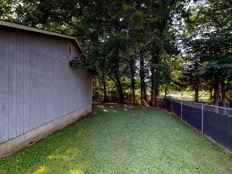 125 Kristen Ct — Photo 15