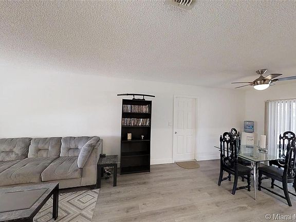 5th image of 332 SW 80th Ter