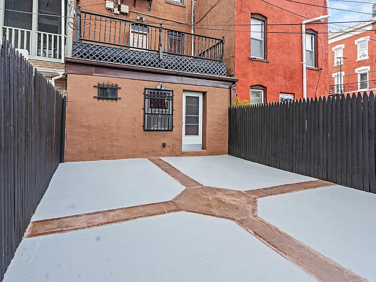 800 Ocean Ave #1 — Photo 25