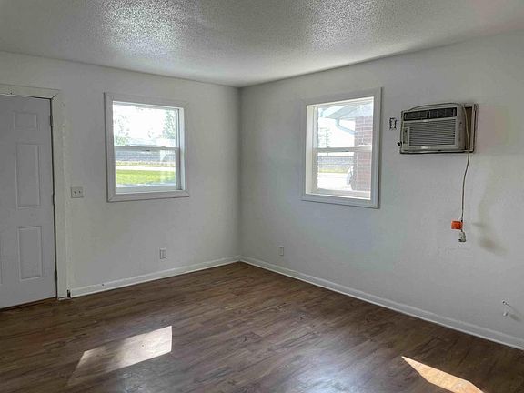 2nd image of 12406 W State St #67-8