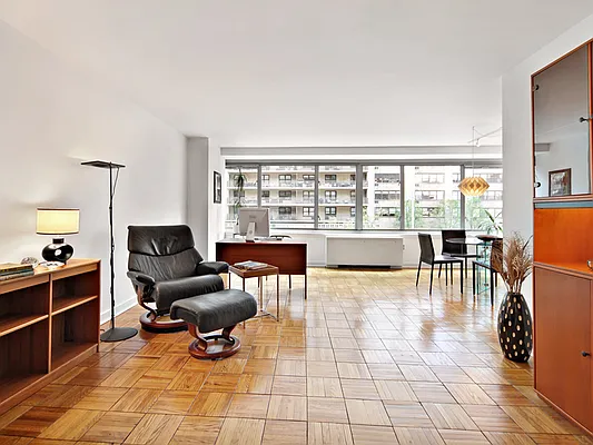Sold by Sotheby's International Realty | media 3
