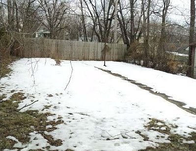 4th image of 4017 Myrtle Ave