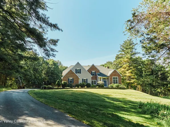 58 Deer Run, Red Hook, NY 12571