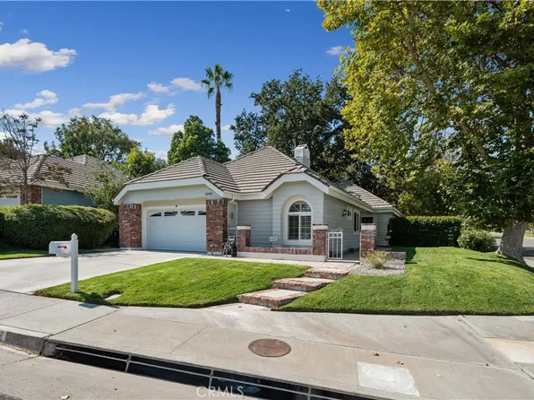 26085 Tourelle Pl, Santa Clarita, CA 91355