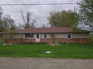 1100 S Linden St, Delavan, IL 61734