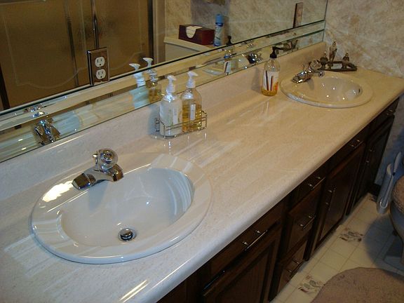 Dual sinks in Bathroom