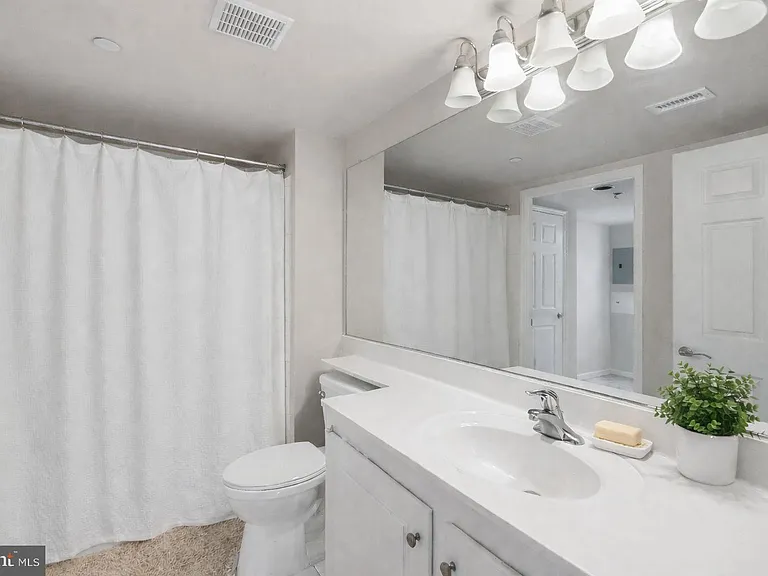 11710 Old Georgetown #1020 — Photo 8