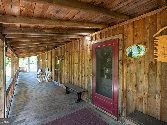 5th image of 385 Elk Creek Rd