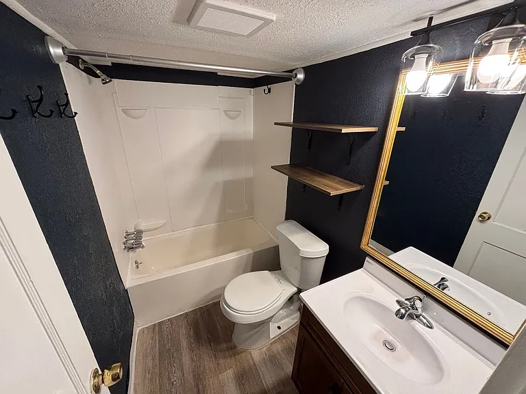 412 S 10th St #2 — Photo 7