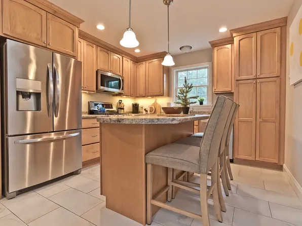 35 New Rd, Scarborough, ME 04074