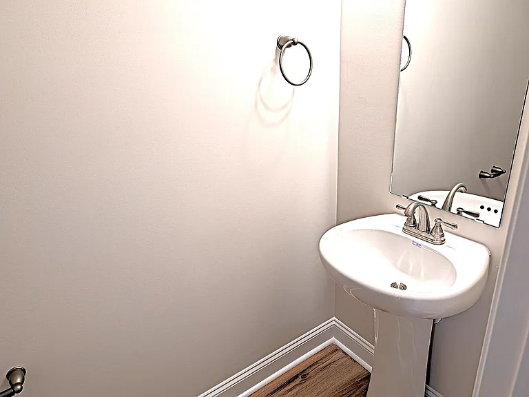138 Loren Rd — Photo 7