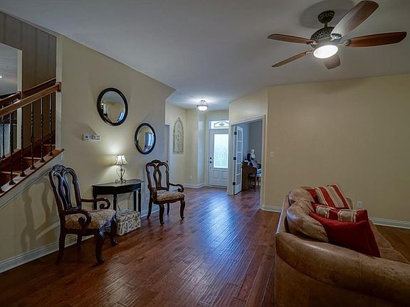 3rd image of 6655 Regents Park Dr
