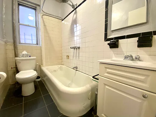 Rented by Lang Realty LLC | media 7