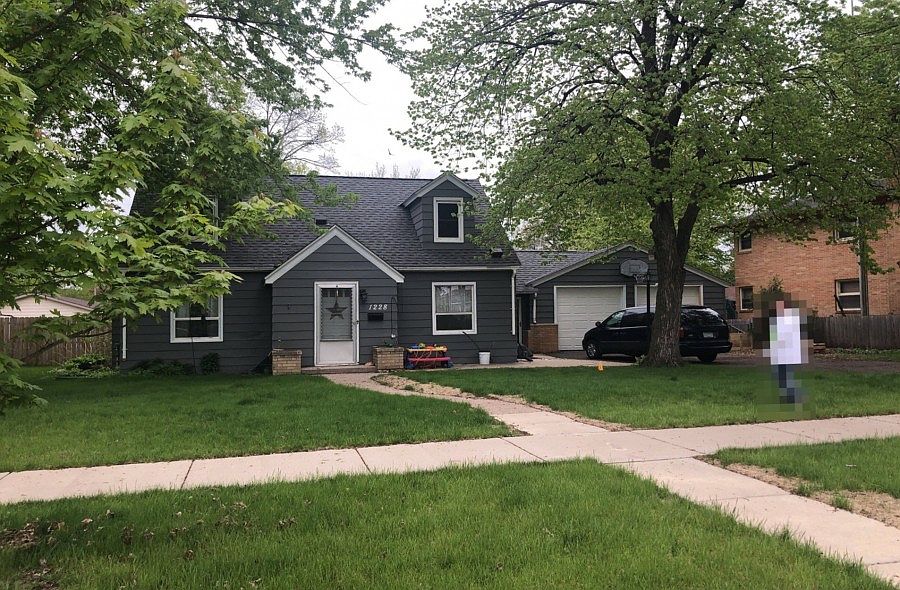 1st image of 1228 10th Ave N