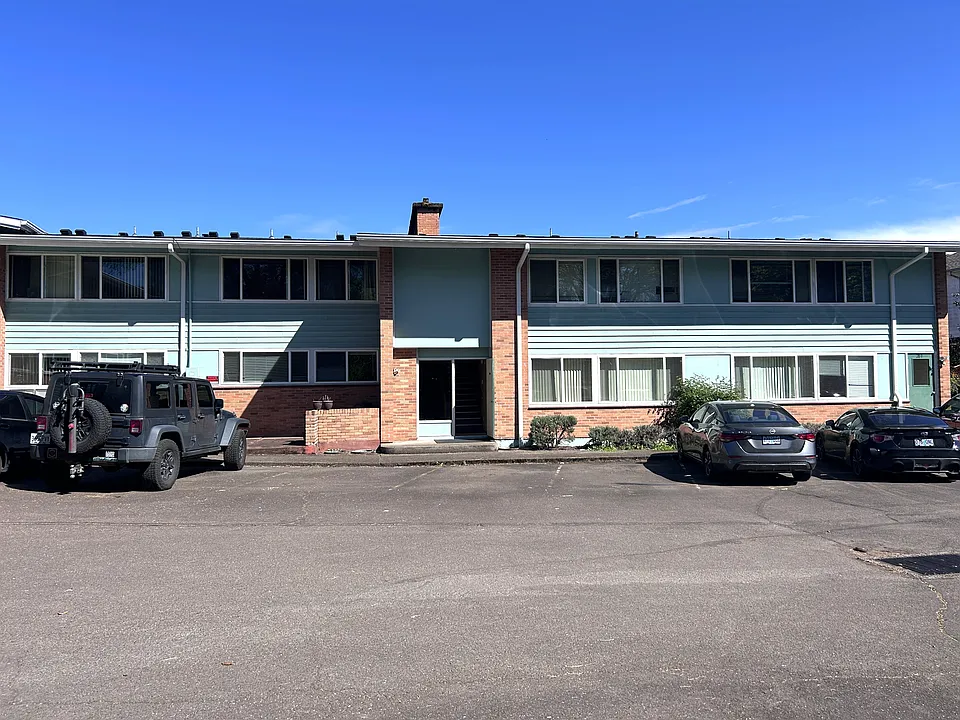 2900 NW Polk Ave #110