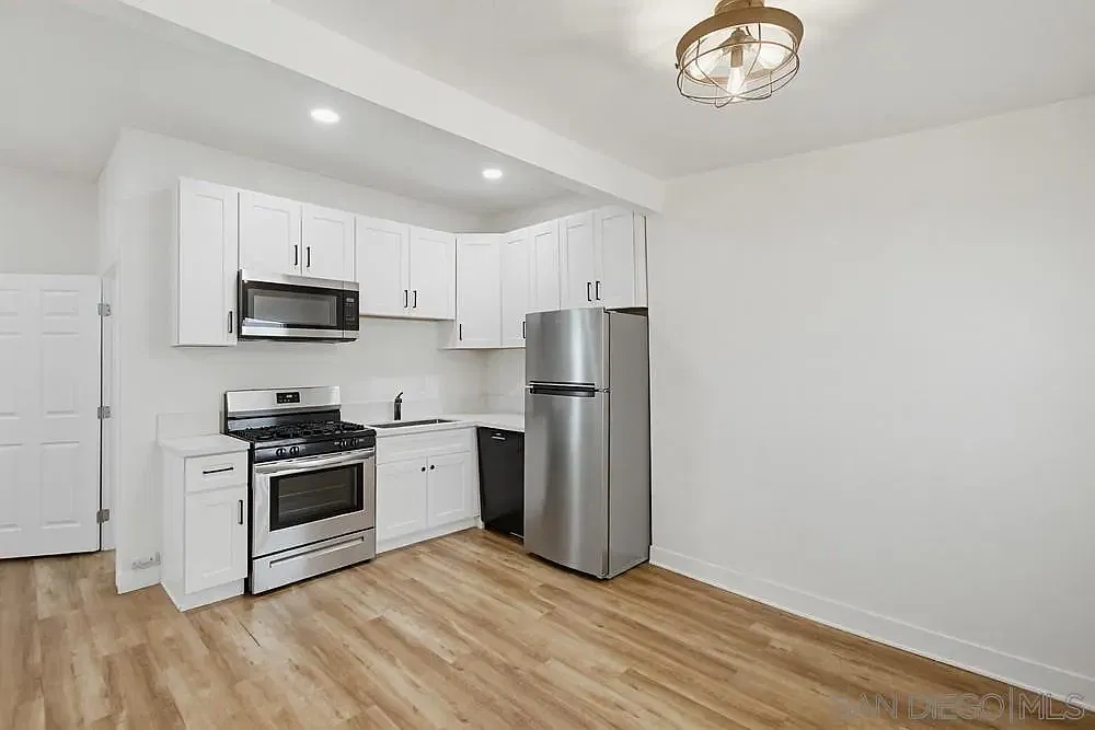 2 bed, 2.0 bath, 850 sqft, $2,800 — Photo 4