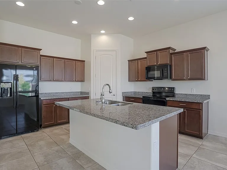 6832 Gables Trl — Photo 8