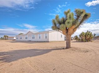 6575 Smoketree Rd, Phelan, CA 92371