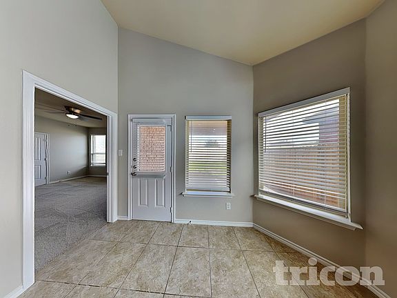 4th image of 1212 Ashley Dr