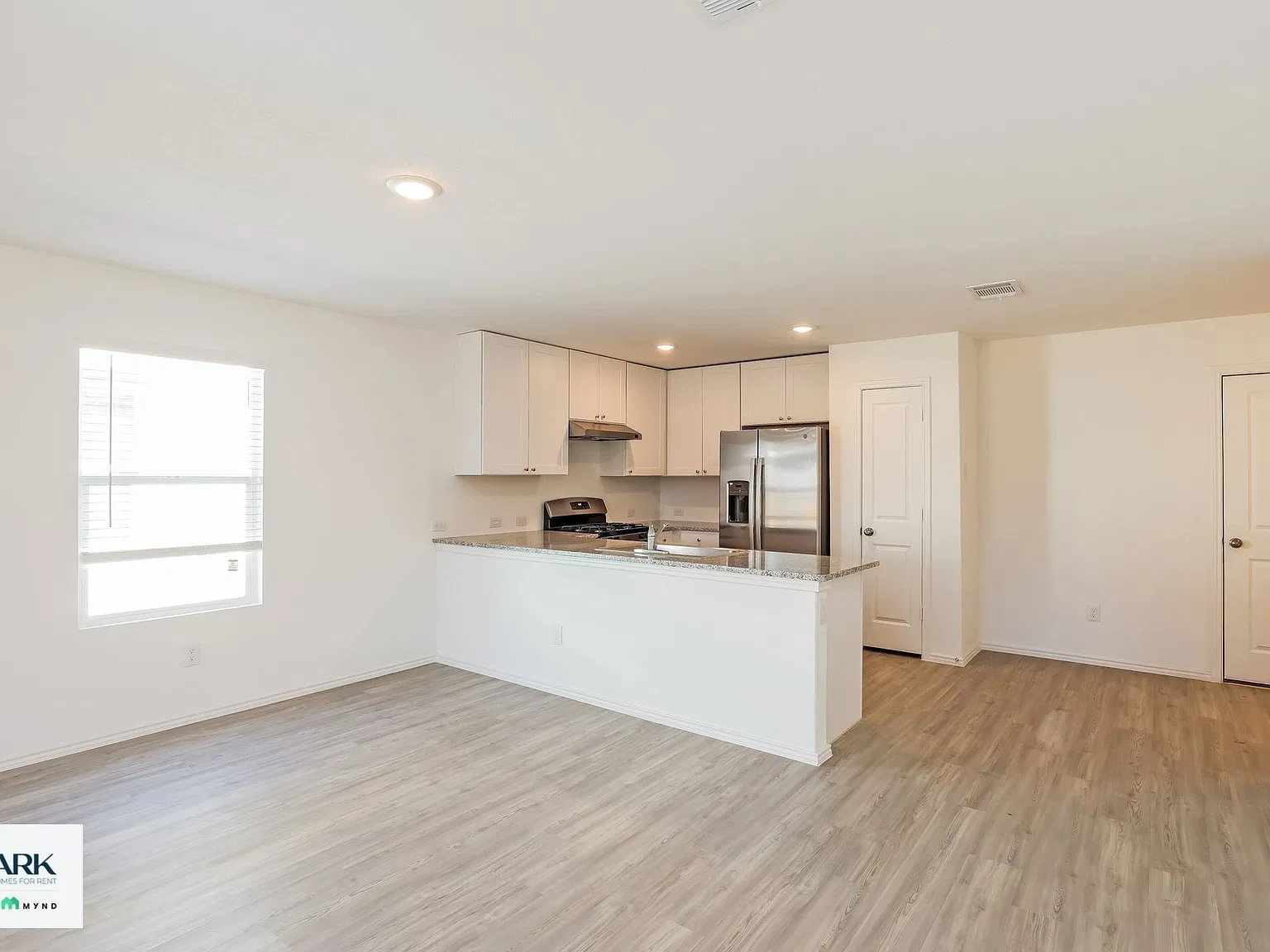 3 bed, 2.0 bath, 1474 sqft, $1,535 — Photo 2