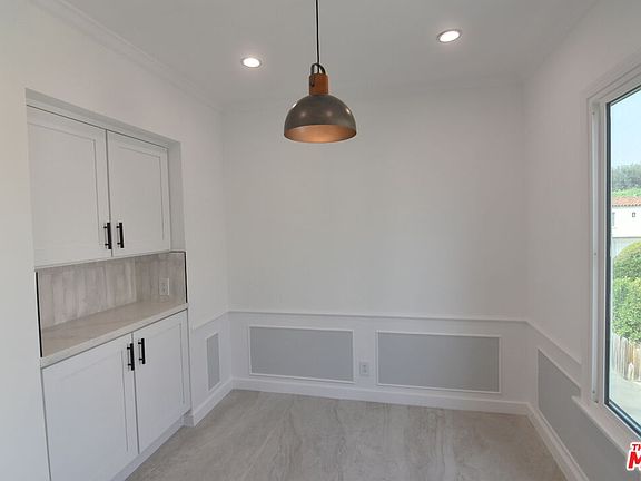 5th image of 1020 S Bedford St