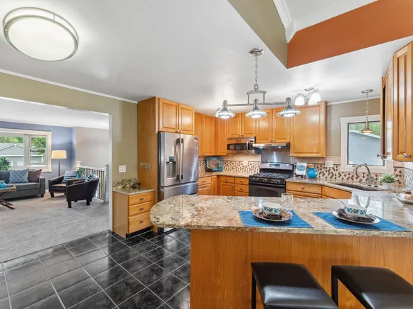 6636 Lancaster Ln N, Maple Grove, MN 55369