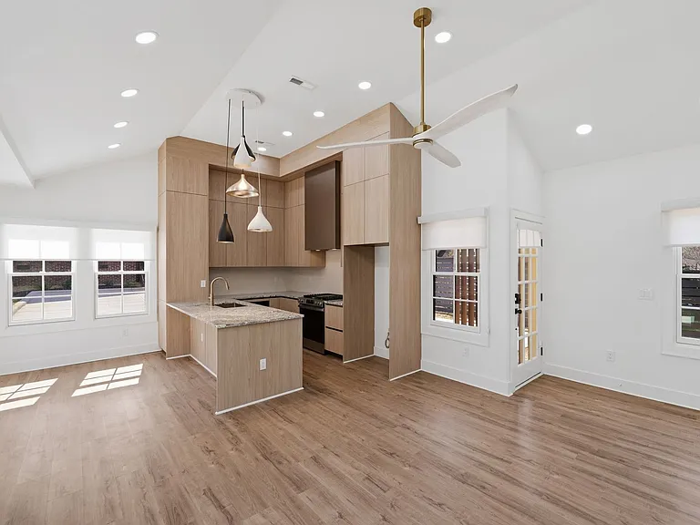 1840 Merriman Ave — Photo 21
