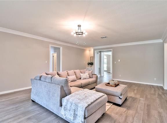 4th image of 3804 River Place Blvd
