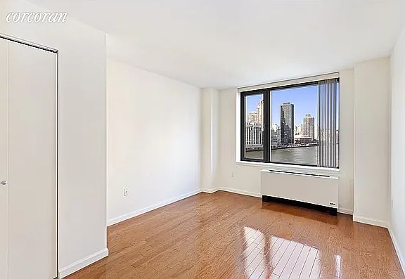 5th image of 455 Main St APT 12G