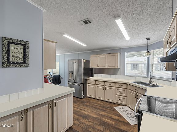 4th image of 4612 Nellie St