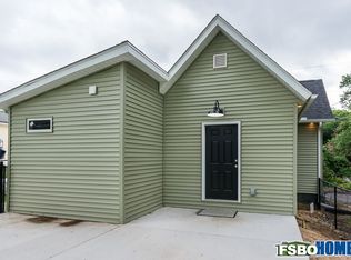 714 51st St, Moline, IL 61265