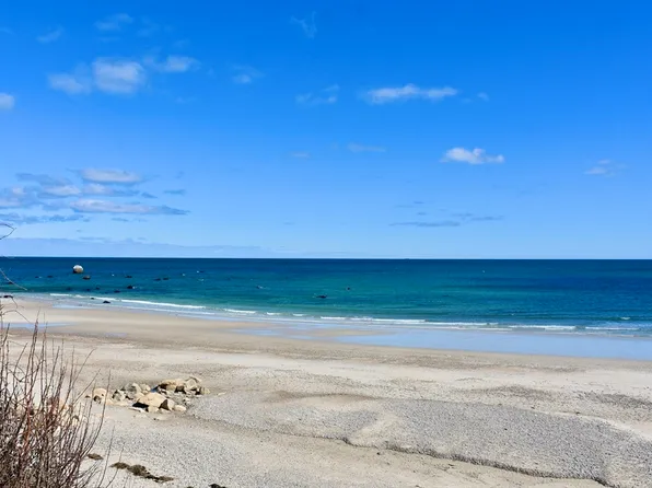 17 Abington Ave, Plymouth, MA 02360