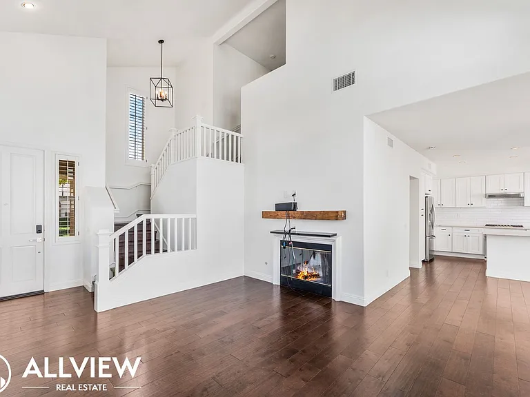 2854 Vicenzo Dr — Photo 3