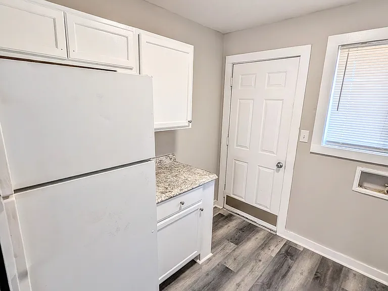 696 Hill St #8 — Photo 7