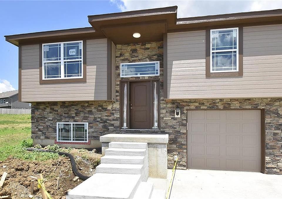 1st image of 319 Fairview Cir