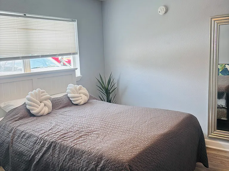 302 Lincoln Ave #7 — Photo 8