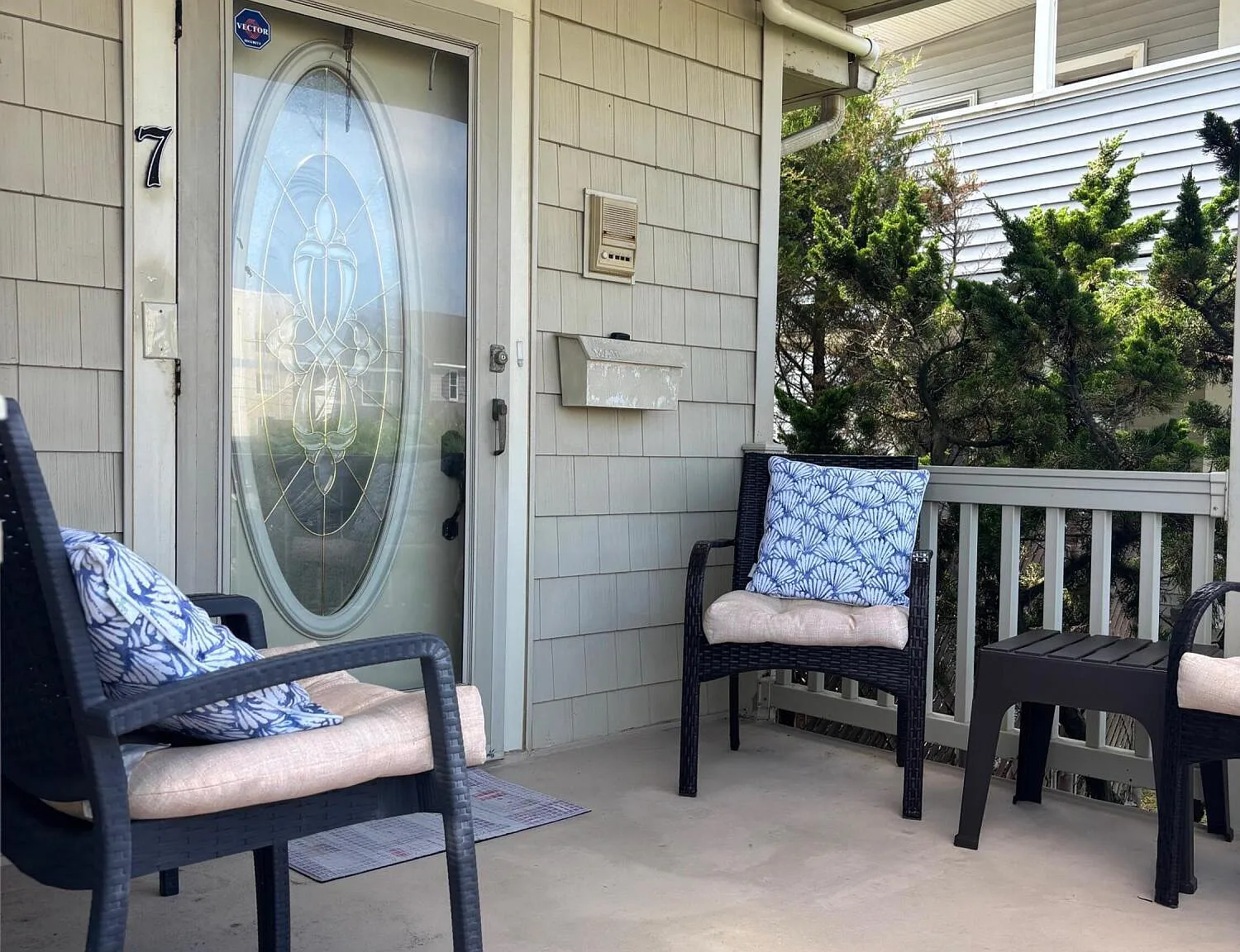 3 bed, 2.5 bath, 2328 sqft, $6,000 — Photo 3