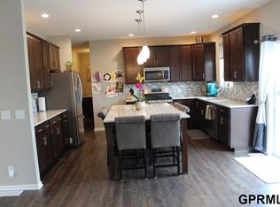 8053 Kilpatrick Pkwy, Bennington, NE 68007