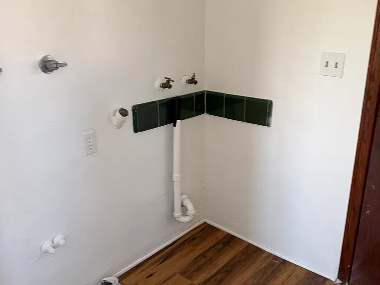 717 Walnut St #1 — Photo 5