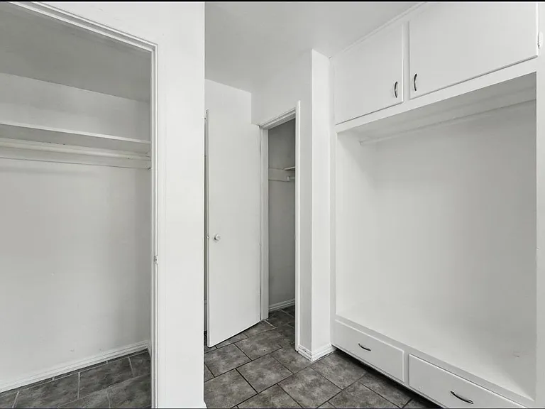 Unit Photo