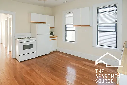2256 N Southport Ave #1 Photo 1