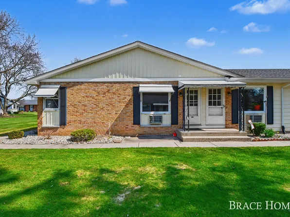 647 Blue Ash Dr SE, Kentwood, MI 49548