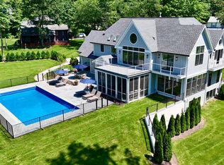 N2349 Geneva Oak Trl, Lake Geneva, WI 53147