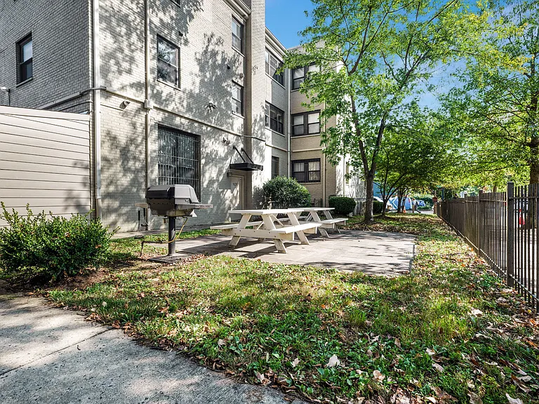 1300 K St SE #103 — Photo 25