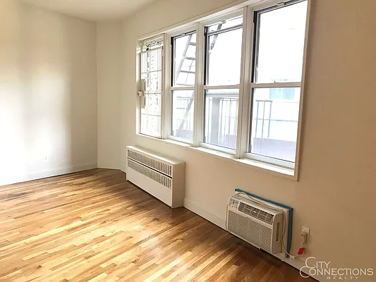 Rented by City Connections Realty | media 11