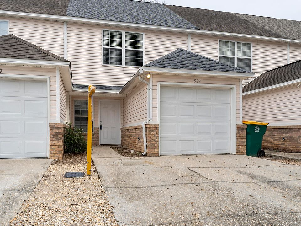 1st image of 997 Scenic Oak Ln
