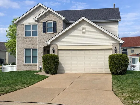 19 Jost Manor Ct, Florissant, MO 63034